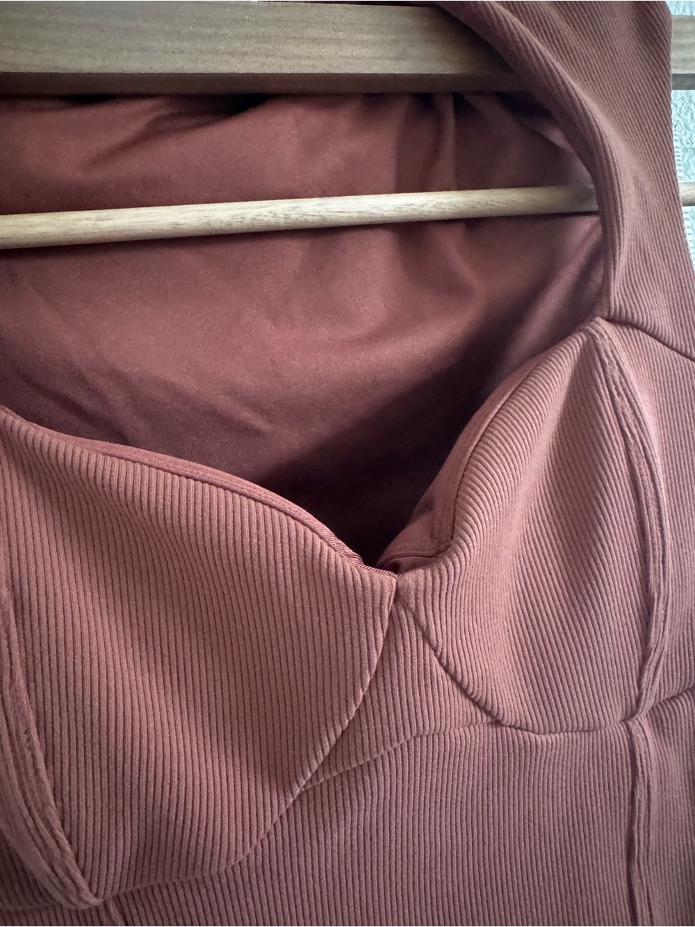 ALO Yoga Ribbed Rust-Brown Sweetheart Crop Top - Picture 2 of 4